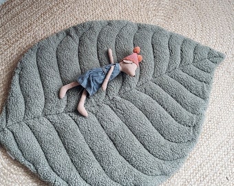 Leaf playmat from faux fur, teddy fur, SAGE GREEN color | READY to ship| Baby play mat