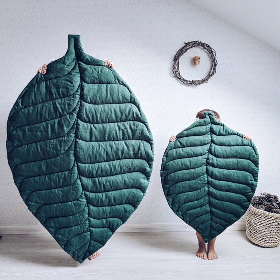 Large leaf play mat from natural linen 