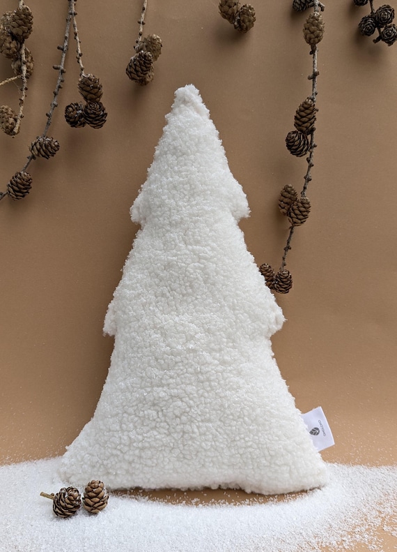Tannenbaum Kissen aus Kunstpelz, Weihnachtsdeko, Geschenk für Baby, Weihnachtsstoffdekoration. SOFORT LIEFERBAR