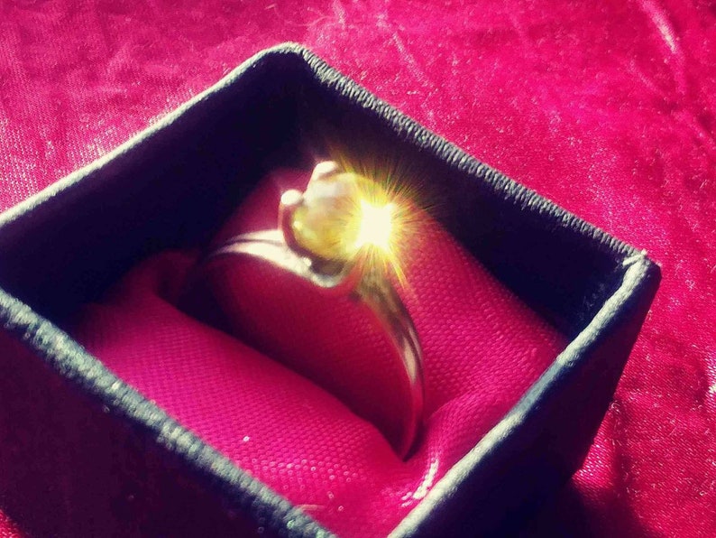 Engaging US size 10 14 Citrine on Copper in an engagement-style setting