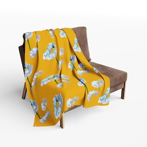 White Poppies Fleece Blanket: Cozy Floral Throw, Winter Bedding