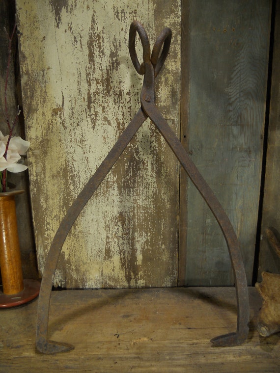 Vintage Ice Tongs.. Ice Box.. Spear Fishing. Ice House -  Canada