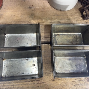 Vintage antique rusty  bake pan,,storage bin,,planter..old farm salvage