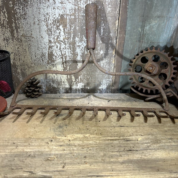 Rake head hanger, tool holder, garden shed