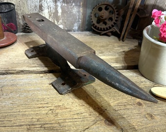 Blacksmith anvil , blacksmith, tin smith, railroad rail, fordged