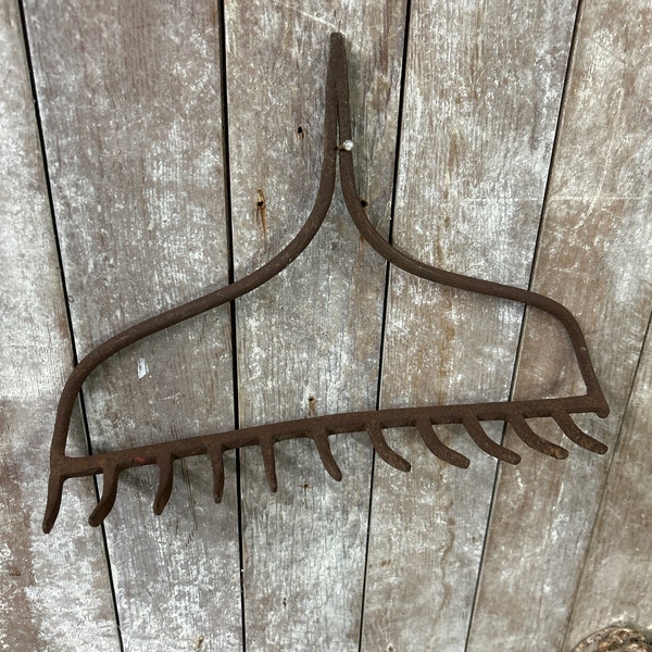 Rake head hanger, tool holder, garden shed