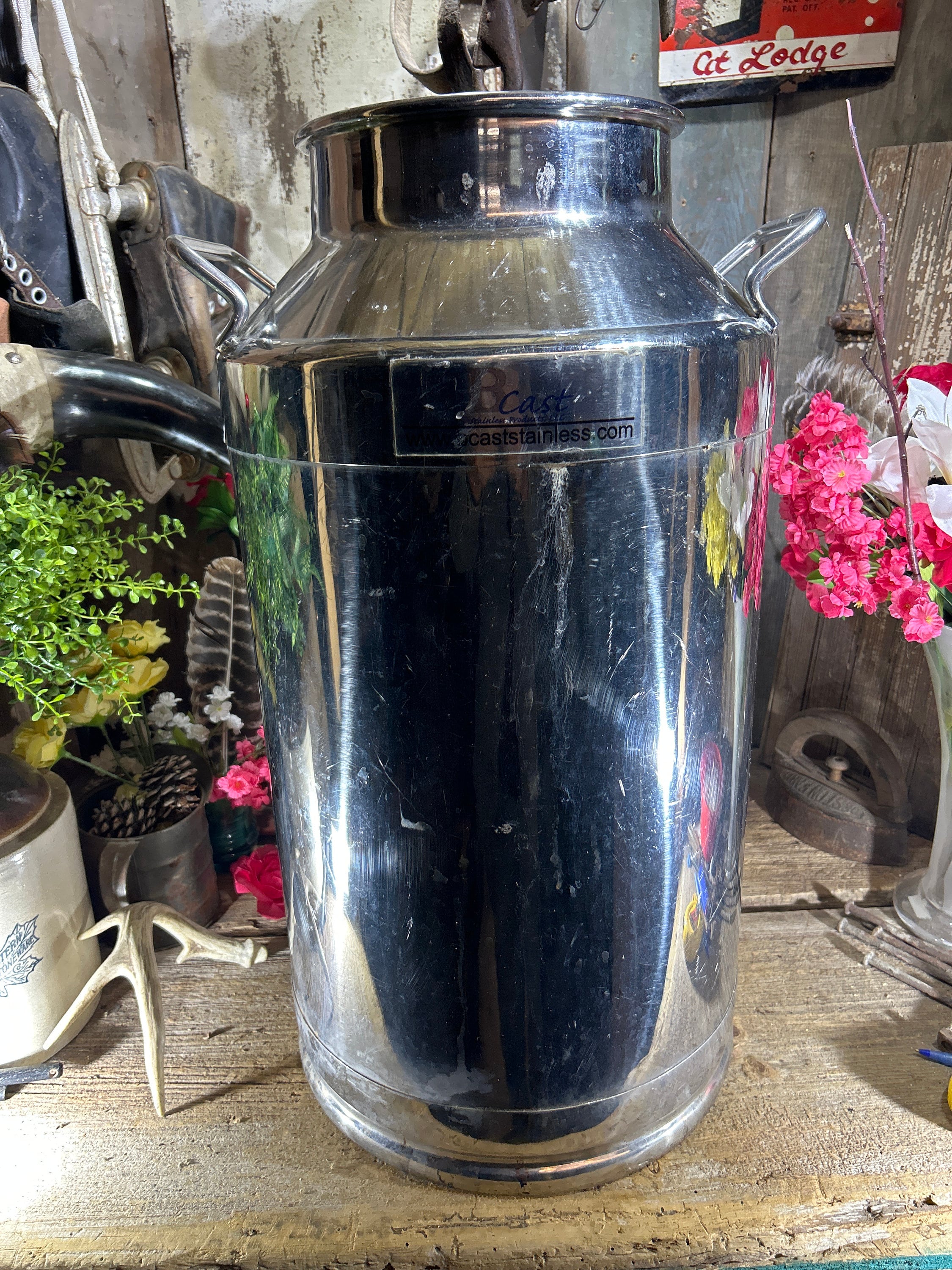 Rural365 Metal Milk Jug, 4 Liter (1 Gal) - Stainless Steel Milk Cans with  Lid