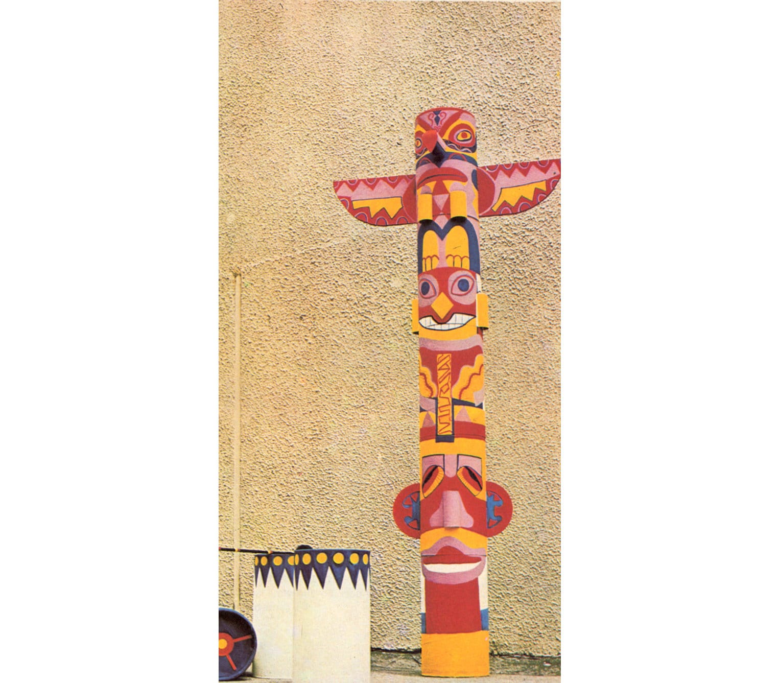 Totem Poles [洋書] The Totem Pole: An Intercultural History by Aldona Jonaitis