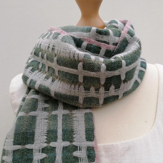Anjlina Scarf✨❤️‍🔥 Very unique and special peice🌟🥰 Ask  Very unique scarf display picture 1