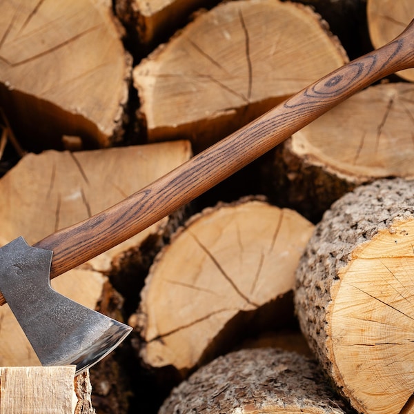 Hand-Forged Scandinavian Felling Axe: High Carbon Steel, Ash Handle