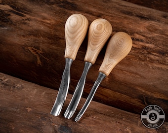 Woodcarving Gouge Set of 3 Carving Chisels for Artisan Carvings with Leather Bag