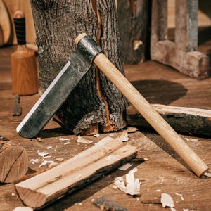 Hand-Forged Splitting Froe: Ash Handle, Leather Case