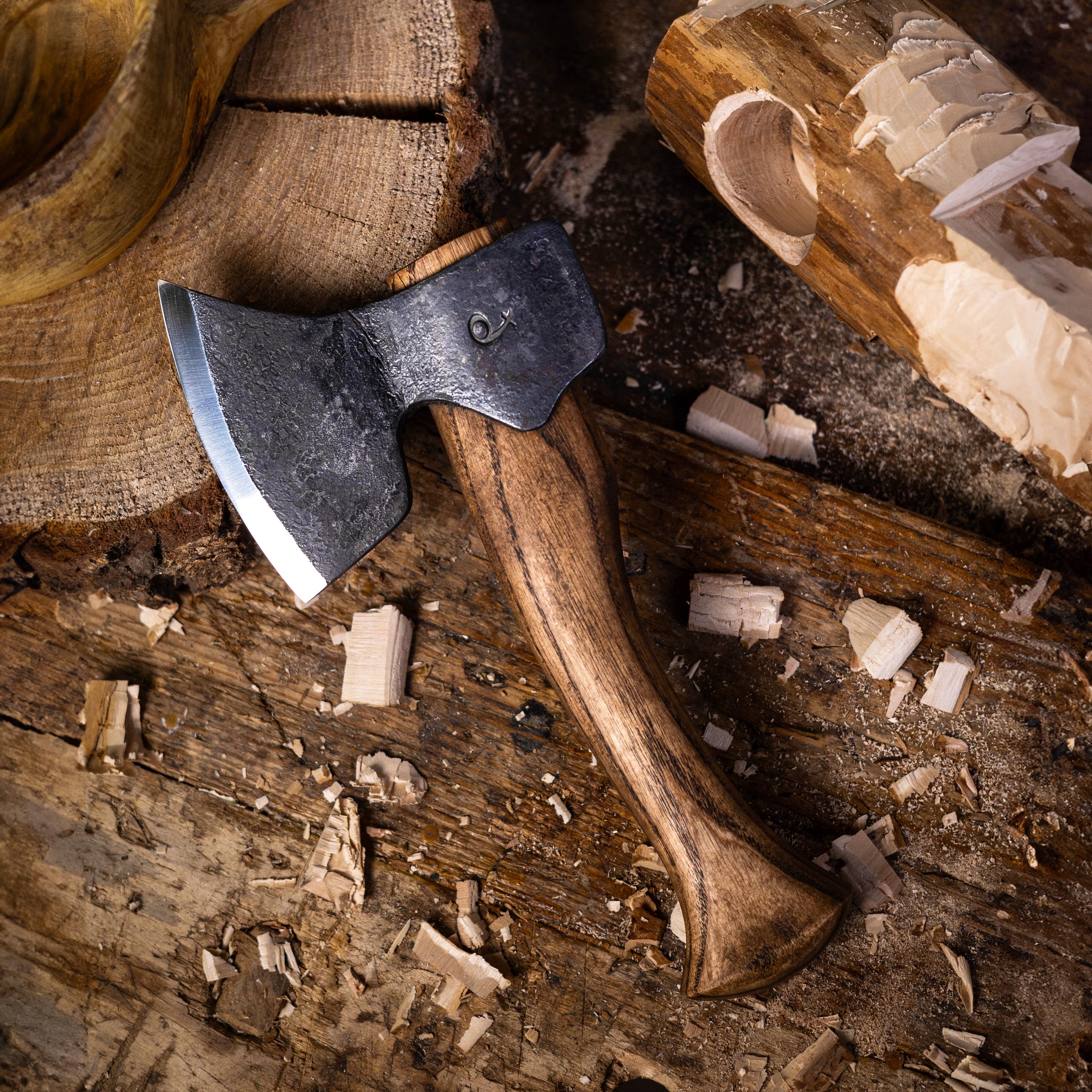 Petite Hache Barbue Ancienne – TOMAHAWK Forgée Main – Vintage Bulgarie – Collecteur
