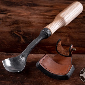 3.5 cm (1.3 in) Spoon Bent Gouge Carving Tool - Hand Power Hand Tool with Leather Sheath