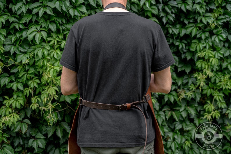 Handmade Leather Apron for carftsman. image 7