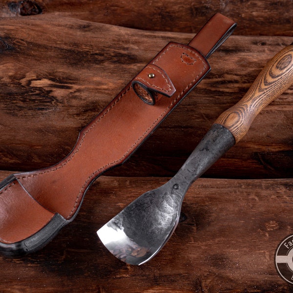 Gubia para entramado de madera forjada a mano: cincel doblado de 5 cm con mango de fresno y funda de cuero