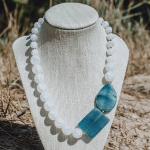 Statement necklace/Statement jewelry/Beach Jewelry/Semi-precious stones/Crystal jewelry
