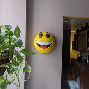 Happy Face Wandskulptur, Emoji Kunst, Promi-Wandkunst, Emoji-Dekor, Pop Art