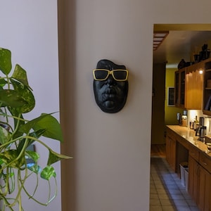 Black stone Biggie with Gold shades.