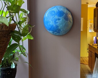 Glow in the Dark Blue Moon Skulptur, Astronomie Wandkunst