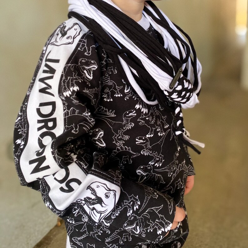 JDS MONOCHROME Dino High-low Crewneck Sweater