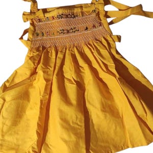 Little girl&#39;s summer smocked dress Madagascar smock dress with embroidered snowmen straps size 2 to 8 years