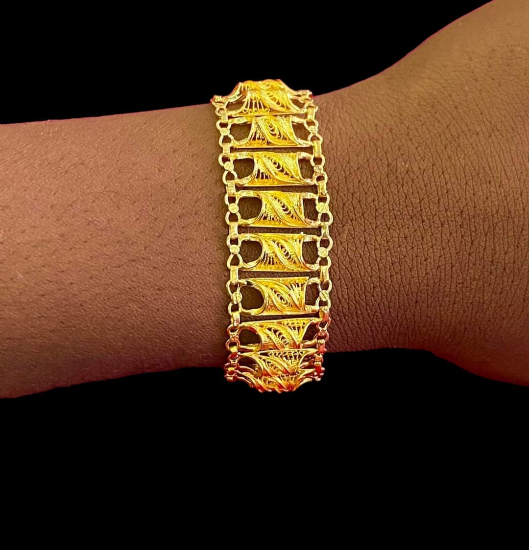 Kéké cigarette 18 carat gold women's filigree bracelet Madagascar