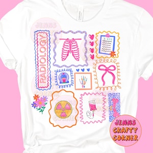 Könnte beinhalten: Weißes T-Shirt mit einer farbenfrohen Collage von Illustrationen zum Thema Radiologie. Das Design umfasst Bilder eines Brustkorbs, eines Röntgenbilds, einer Hand und eines Strahlungssymbols, mit dem Wort "RADIOLOGY". Das Shirt hat auch den Text "JENNS CRAFTY CORNER".