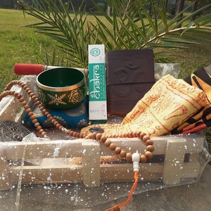 Heart Chakra Meditation Gift Box,Chakra Healing Kit,Sound Healing,Bowl Spiritual Gifts,Personalized Gift Box Self Care Self Love Kits