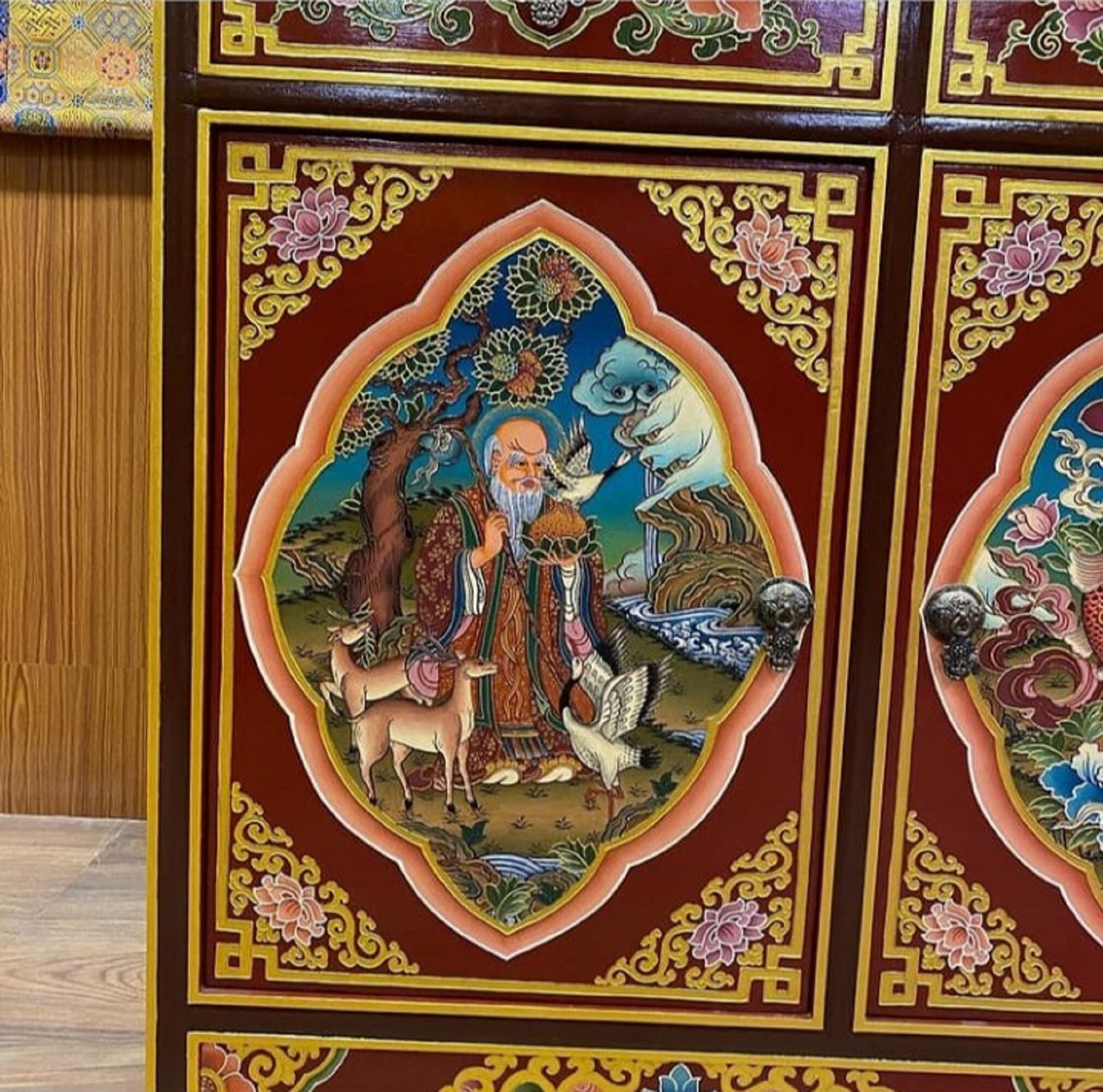 チベット密教装飾画 木製手描き Tibetan Shrine Panel Handcarved Foldable Wooden Tibetan Buddhist Altar Cabinet,tibetan