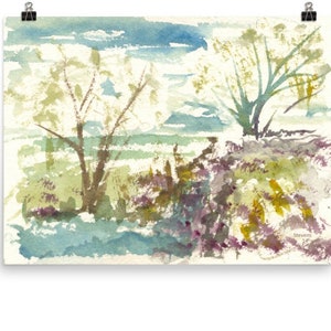 Puede incluir: Pintura acuarela de un paisaje con dos árboles, uno en un acantilado y otro en primer plano. El cielo es azul con nubes blancas. Los árboles son verdes y marrones. El suelo es verde y marrón con acentos morados y amarillos. La pintura está firmada "Stevens 18".