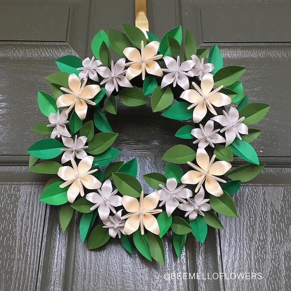 Origami Wreath with Paper Star Flowers, Handmade Holiday wreath, Apartment  front door & Living room Wall décor