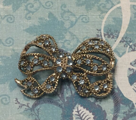 Vintage Silver Bow Brooch With Light Blue Crystals - image 3