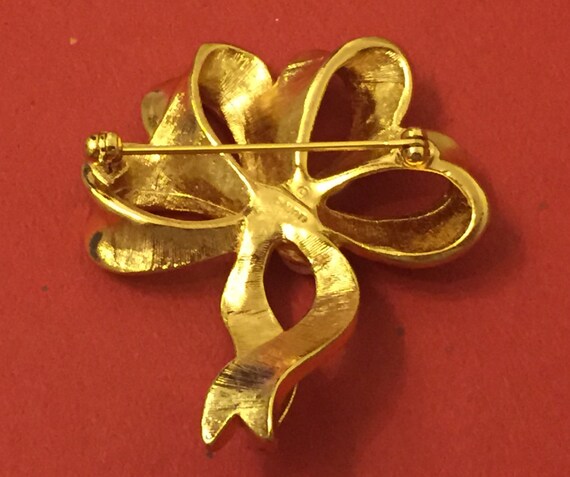 Vintage Avon Gold Bow Faux Pearl Brooch - image 2