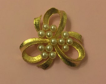 Vintage Ribbon Brooch With Faux Pearls