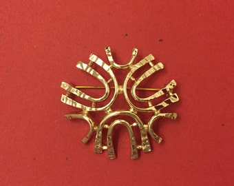 Vintage Sarah Coventry Snow Flake Gold Brooch