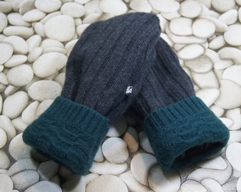 Made from recycled sweaters. Dark blue Wool mittens and light blue tweed