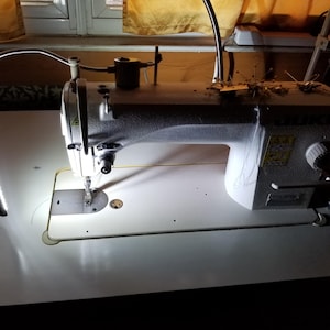 60 LED Sewing Light with Magnetic Base & 110v -220 Plug, 1 Piece