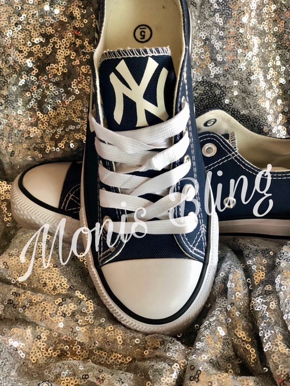 yankees converse sneakers
