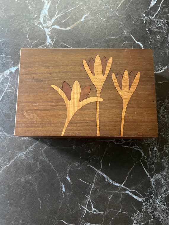 Intarsia crocus wooden box handmade - image 1