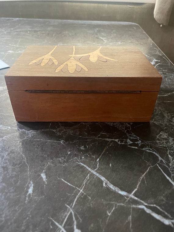 Intarsia crocus wooden box handmade - image 5