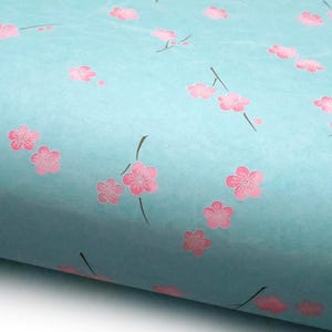 Japanpapier Chiyogami "Pflaumenblüten. Rosa auf Hellblau." Yuzen