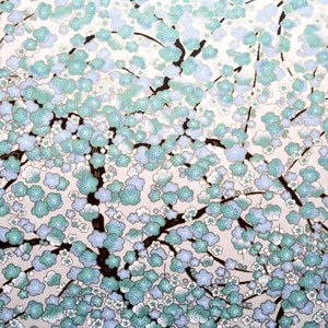 Carta giapponese Chiyogami "Rami di prugna. Azzurro su avorio." Yuzen