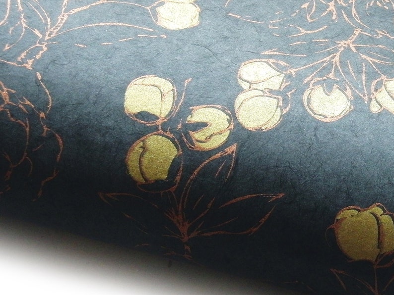 Loktapapier Kirschblüten. Grau/Gold/Kupfer. Handgeschöpftes Nepal-Papier, bedruckt. Bild 7