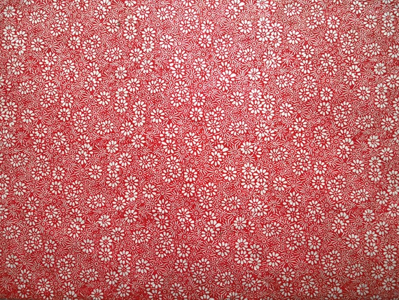 Loktapapier "Kleine Blüten". Weiß/Rot. Handgeschöpftes Nepal-Papier, bedruckt.