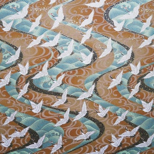 Papier japonais Chiyogami "Migration des grues au-dessus d'un paysage avec des ruisseaux. Marron, turquoise, blanc, noir et or." Yuzen