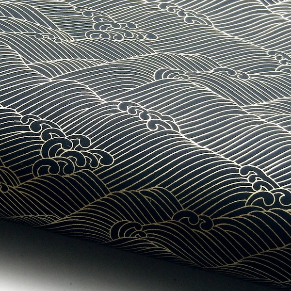 Papier japonais Chiyogami « Vagues. Or sur noir ». Yuzen