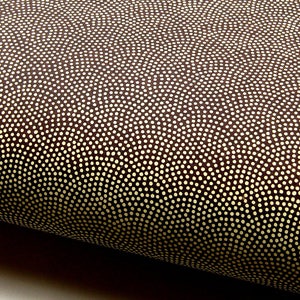 Papier japonais Chiyogami « Samekomon - peau de requin. Doux points jaunes sur fond noir. »