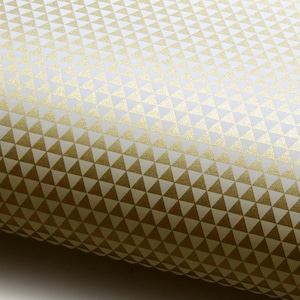 Papel japonés Chiyogami "Uroko - Escamas de pez. Dorado sobre blanco"