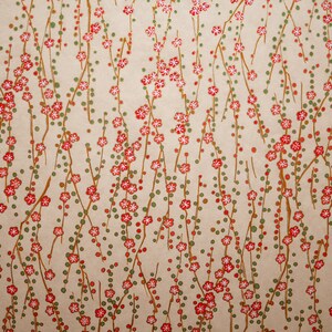 Japanpapier Chiyogami "Pflaumenblüten. Rot auf Pfirsich."